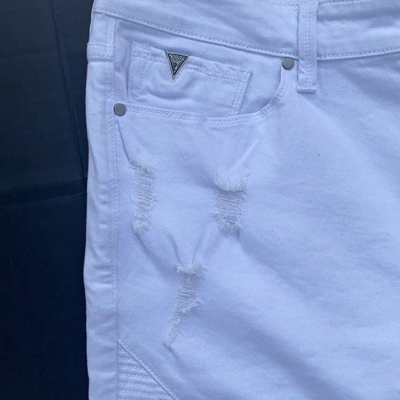 Brand New GUESS White Slim Short SZ 38 - Picture 3 of 10